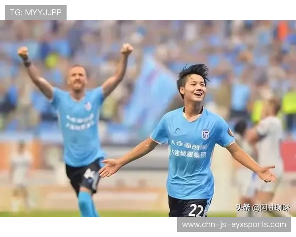 大连英博王禹中场精准分球牵制防守